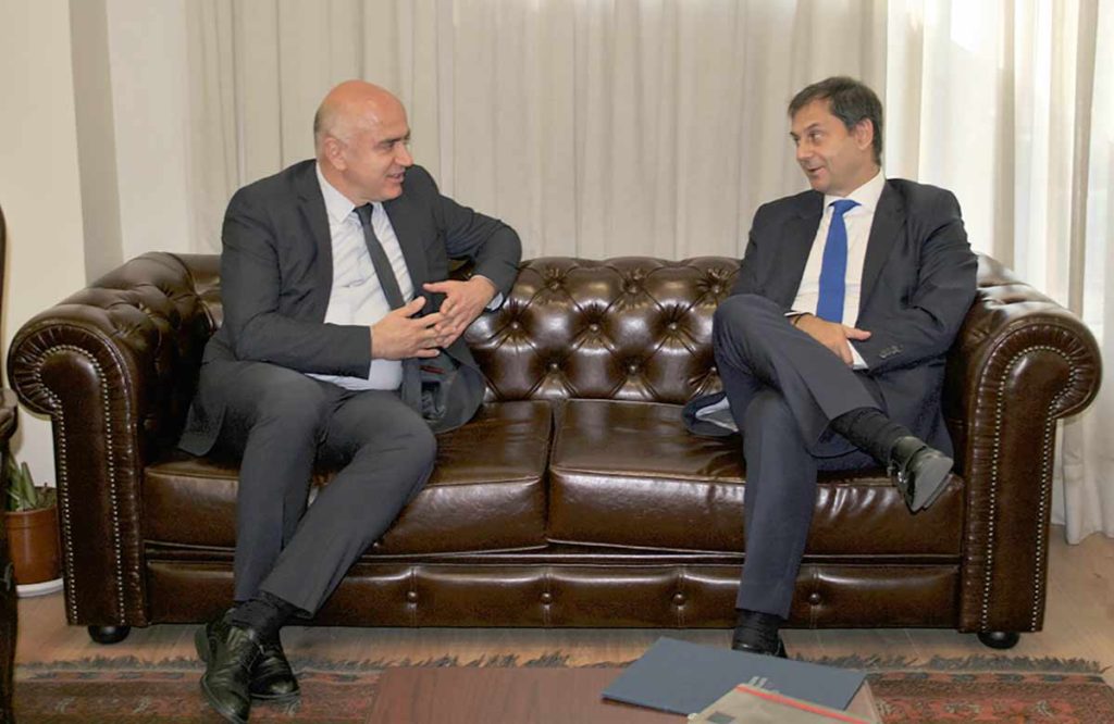 Η ανάπτυξη του τουρισμού στην Περιφέρεια ΑΜΘ στο επίκεντρο της συνάντησης Θεοχάρη - Μέτιου